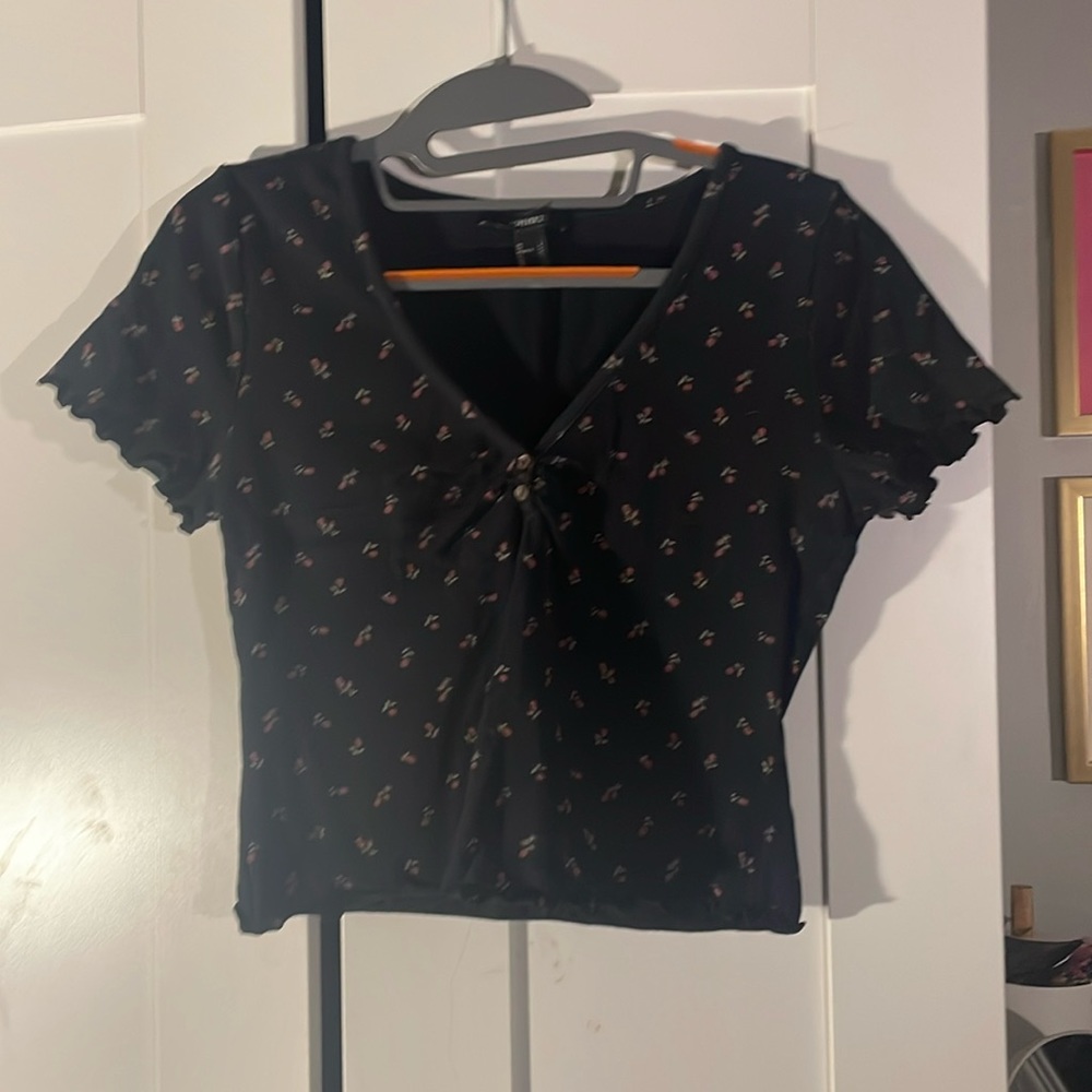 Black Cropped tee